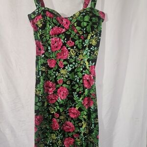 Medium Deadly Dames Micheline Pitt Pinup Girl Clothing Floral Wiggle Dress EUC